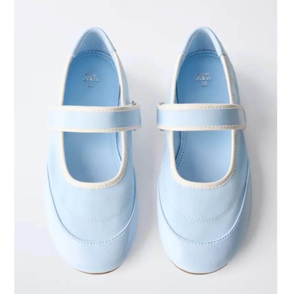 Zara Light Blue Girls' Mary Jane Sporty Ballet Flats with Cream Trim Sz-2.5